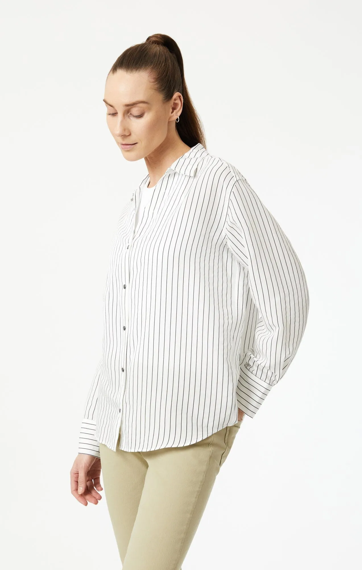 BUTTON-UP LONG SLEEVE SHIRT IN BLACK STRIPE