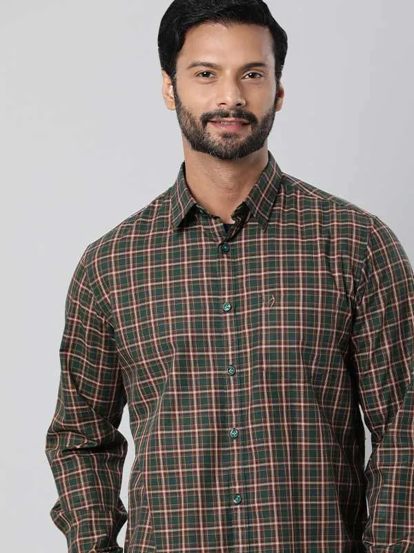 Men Checked Full Sleeve Cotton Blend Shirt